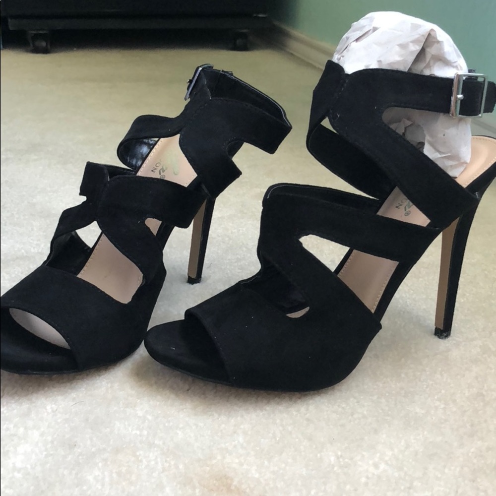 BRAND NEW DL SHILOH Black Suede Heels